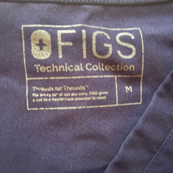 Figs navy medium casma three pocket scrub top - Picture 3 of 4